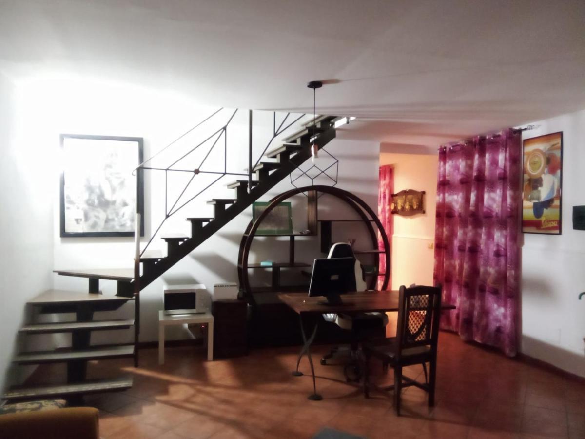 John Home Κατάνια Εξωτερικό φωτογραφία