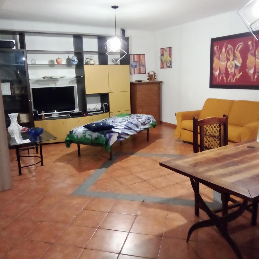 John Home Κατάνια Εξωτερικό φωτογραφία